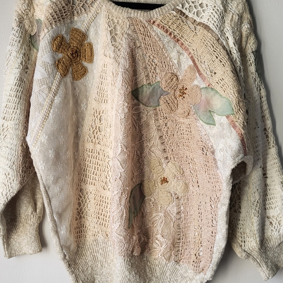 Au contraire vintage tan knit crochet lace flower front crew neck sweater Sz M - Picture 3 of 16